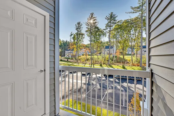 $3,200 | 2 Winslow Lane, Unit 201, North Grafton, MA 01536