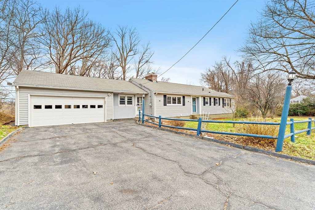 21 Trinity Avenue Worcester, MA 01605 - Photo 1 of 38