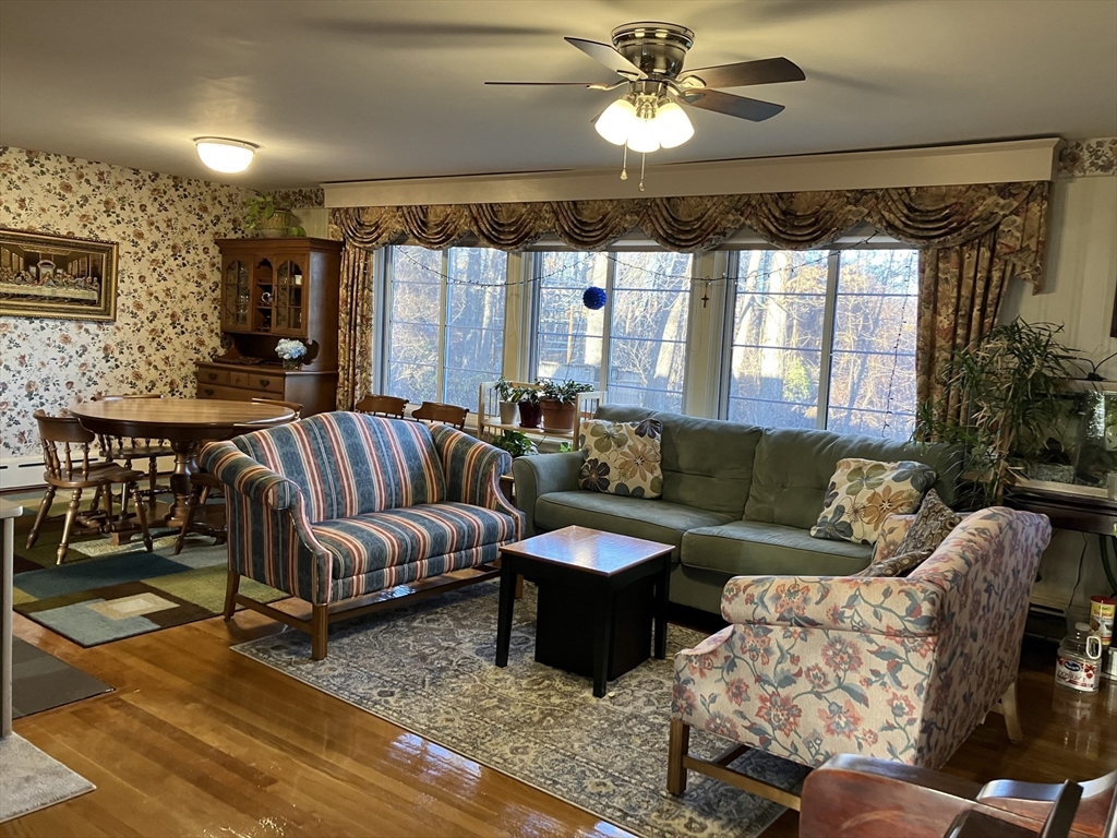 21 Trinity Avenue Worcester, MA 01605 - Photo 16 of 38