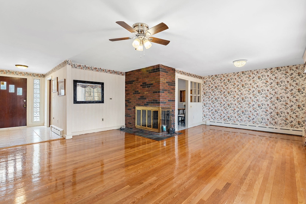 21 Trinity Avenue Worcester, MA 01605 - Photo 20 of 38