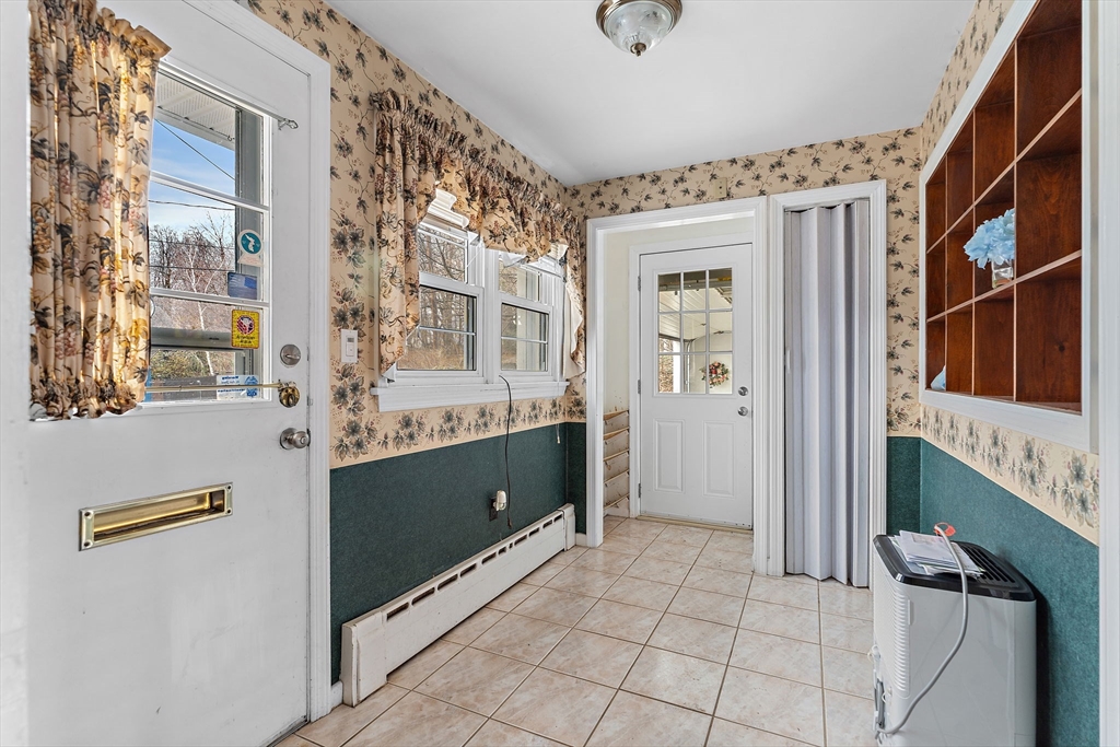 21 Trinity Avenue Worcester, MA 01605 - Photo 21 of 38