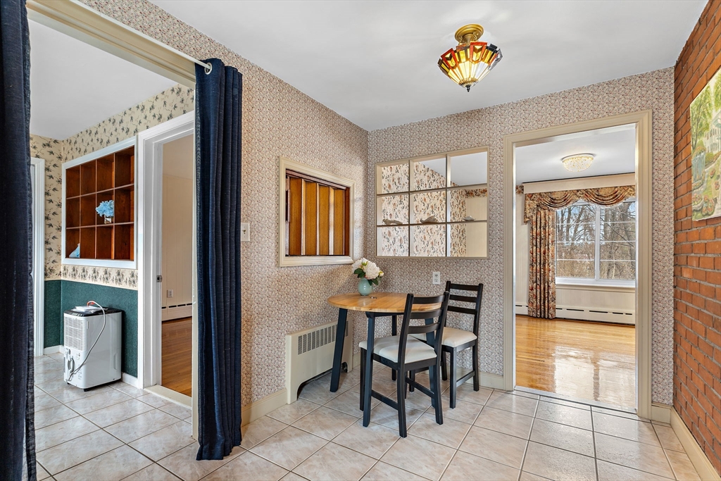 21 Trinity Avenue Worcester, MA 01605 - Photo 23 of 38