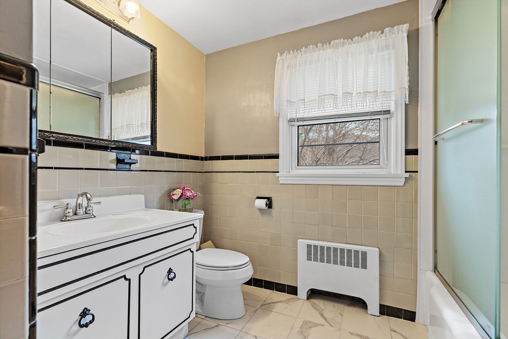 21 Trinity Avenue Worcester, MA 01605 - Photo 28 of 38