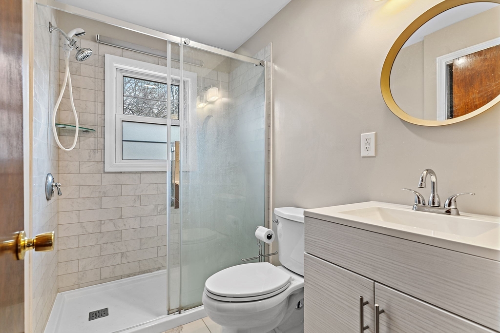 21 Trinity Avenue Worcester, MA 01605 - Photo 29 of 38