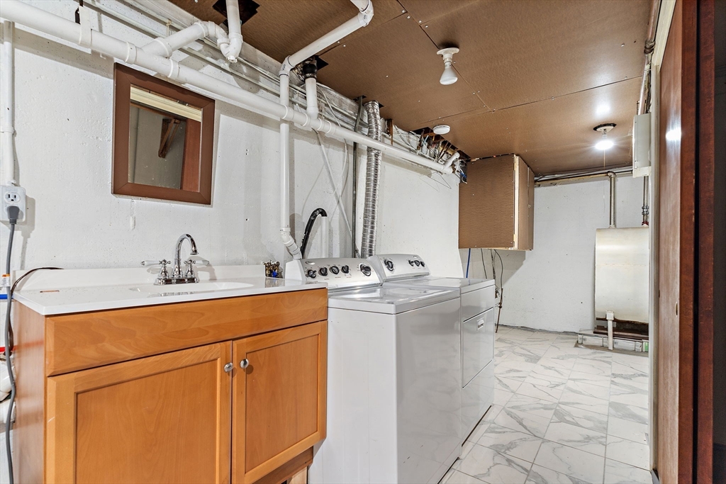 21 Trinity Avenue Worcester, MA 01605 - Photo 33 of 38