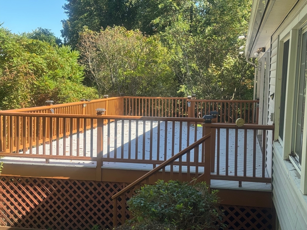 21 Trinity Avenue Worcester, MA 01605 - Photo 5 of 38