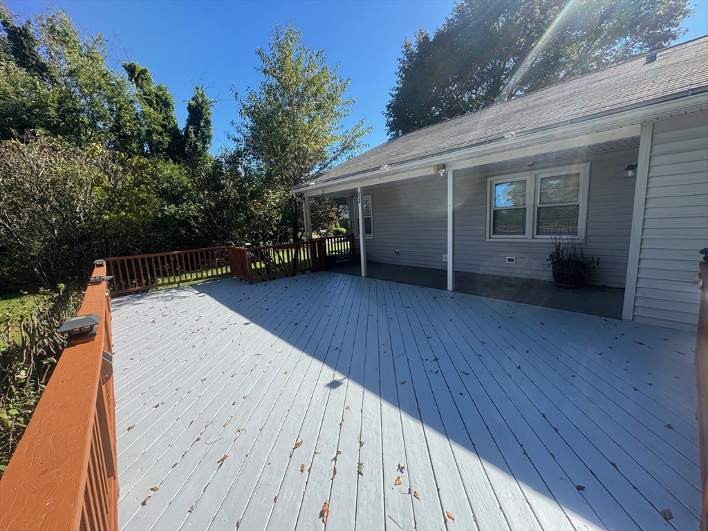 21 Trinity Avenue Worcester, MA 01605 - Photo 6 of 38