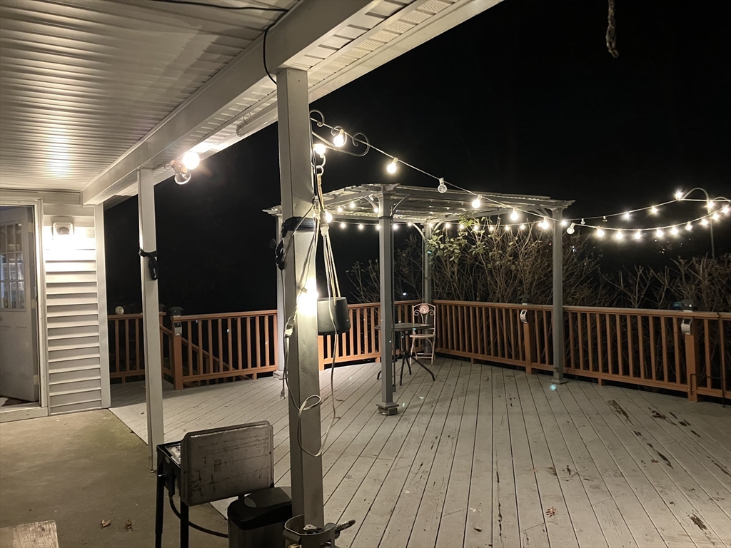 21 Trinity Avenue Worcester, MA 01605 - Photo 9 of 38