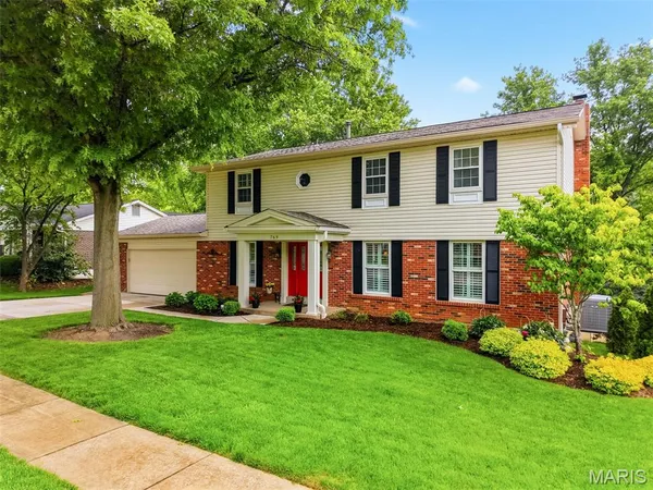 $700,000 | 769 Bergquist Drive, Ballwin, MO 63011