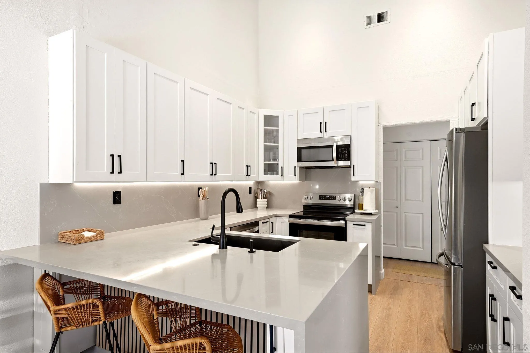 8981 Circle R View Lane Escondido, CA 92026 - Photo 14 of 41 Gallery Image 14