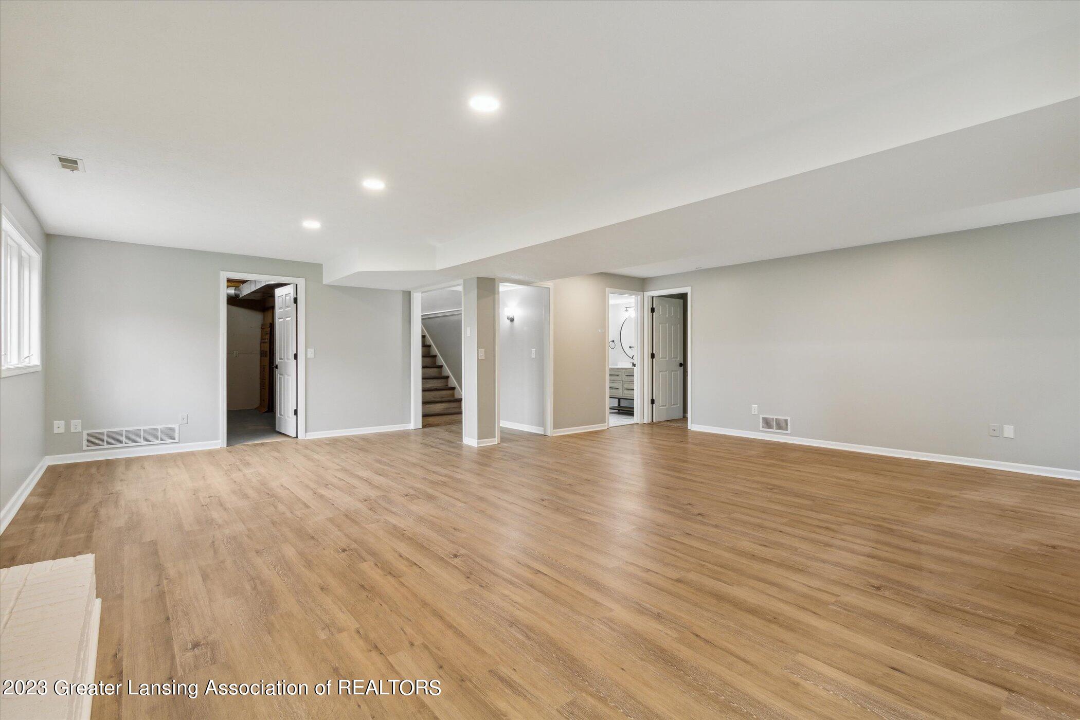 6727 Spring Tree Lane, Unit 117 Lansing, MI 48917 - Photo 23 of 36 33-6727-Spring-Tree-Ln-Lansing-MI-48917-
