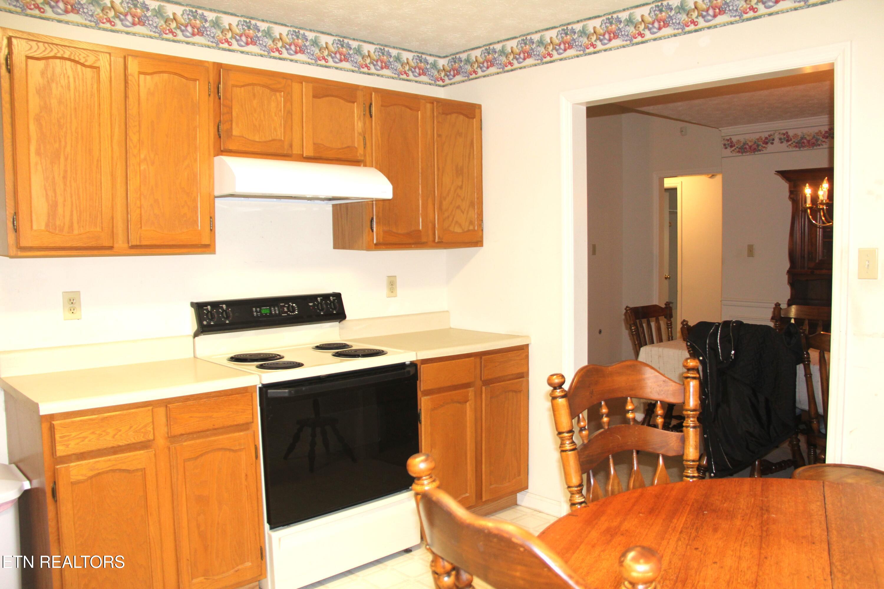 413 Herringbone Court Powell, TN 37849 - Photo 11 of 35 All appliances remain