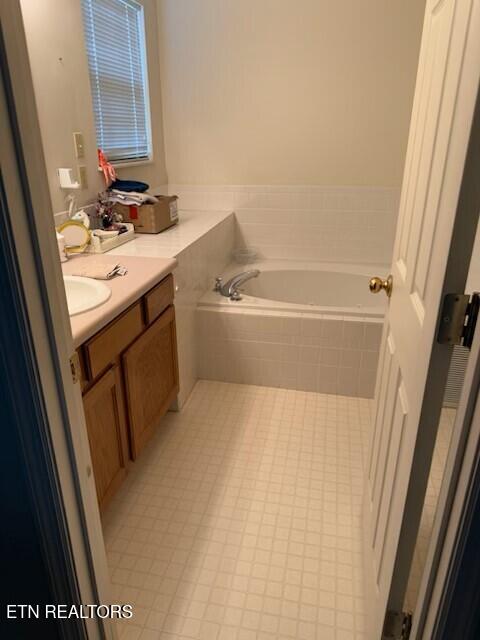413 Herringbone Court Powell, TN 37849 - Photo 21 of 35 Whirlpool tub