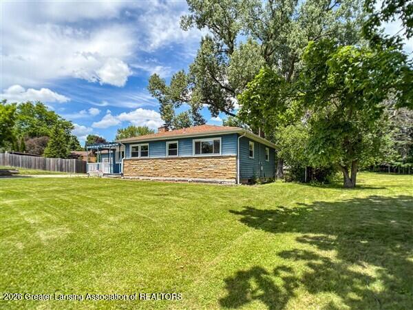 926 Dryer Farm Road Lansing, MI 48917 - Photo 2 of 3