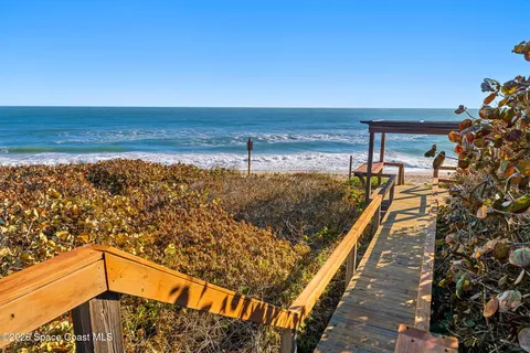 $2,999,999 | 9085 South Hwy A1A, Melbourne Beach, FL 32951