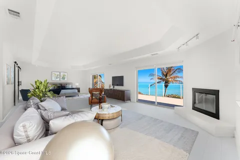 $2,899,999 | 9085 South Hwy A1A, Melbourne Beach, FL 32951