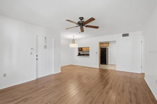 $150,000 | 1243 Pine Ridge Circle West, Unit D2, Tarpon Springs, FL 34688