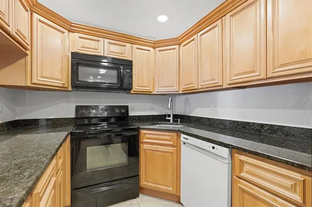 $150,000 | 1243 Pine Ridge Circle West, Unit D2, Tarpon Springs, FL 34688