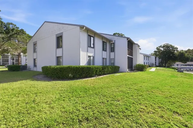 $150,000 | 1243 Pine Ridge Circle West, Unit D2, Tarpon Springs, FL 34688