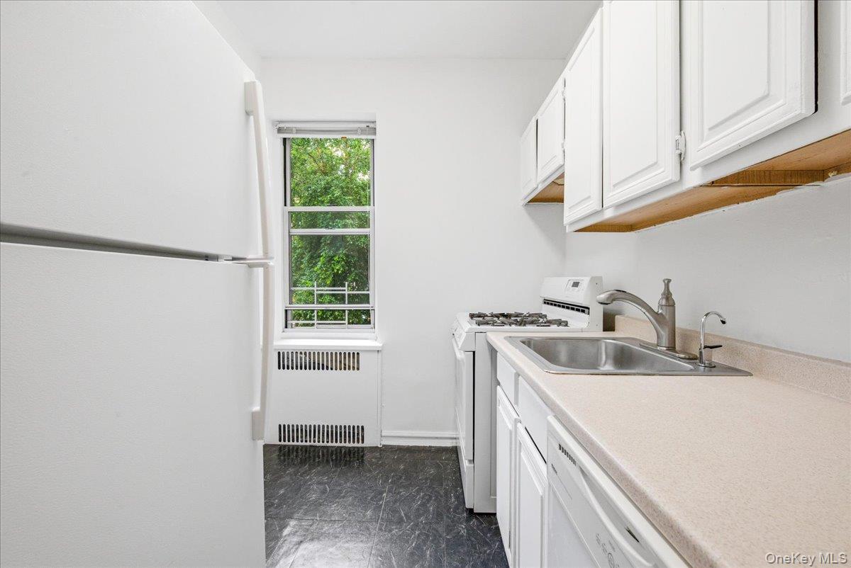 113-14 72nd Road, Unit 2J Queens, NY 11375 - Photo 14 of 30 Gallery Image 14