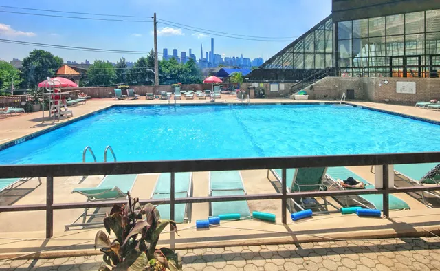 $325,000 | 7004 Boulevard East, Unit 2E, Guttenberg, NJ 07093