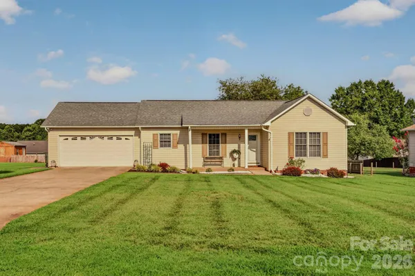 $300,000 | 1425 Farmington Hills Drive, Conover, NC 28613