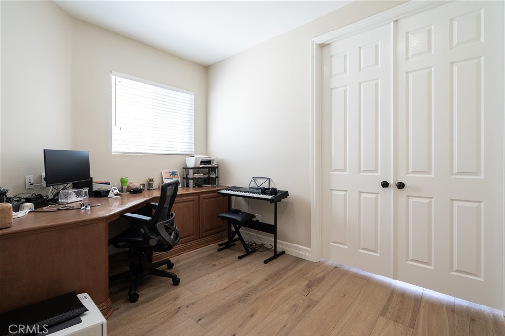 6193 Barons Way Oak Park, CA 91377 - Photo 42 of 58