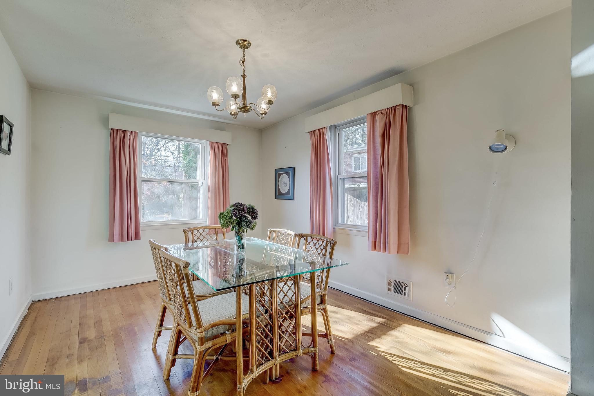 1215 Brixton Road Baltimore, MD 21239 - Photo 15 of 42 Dining room