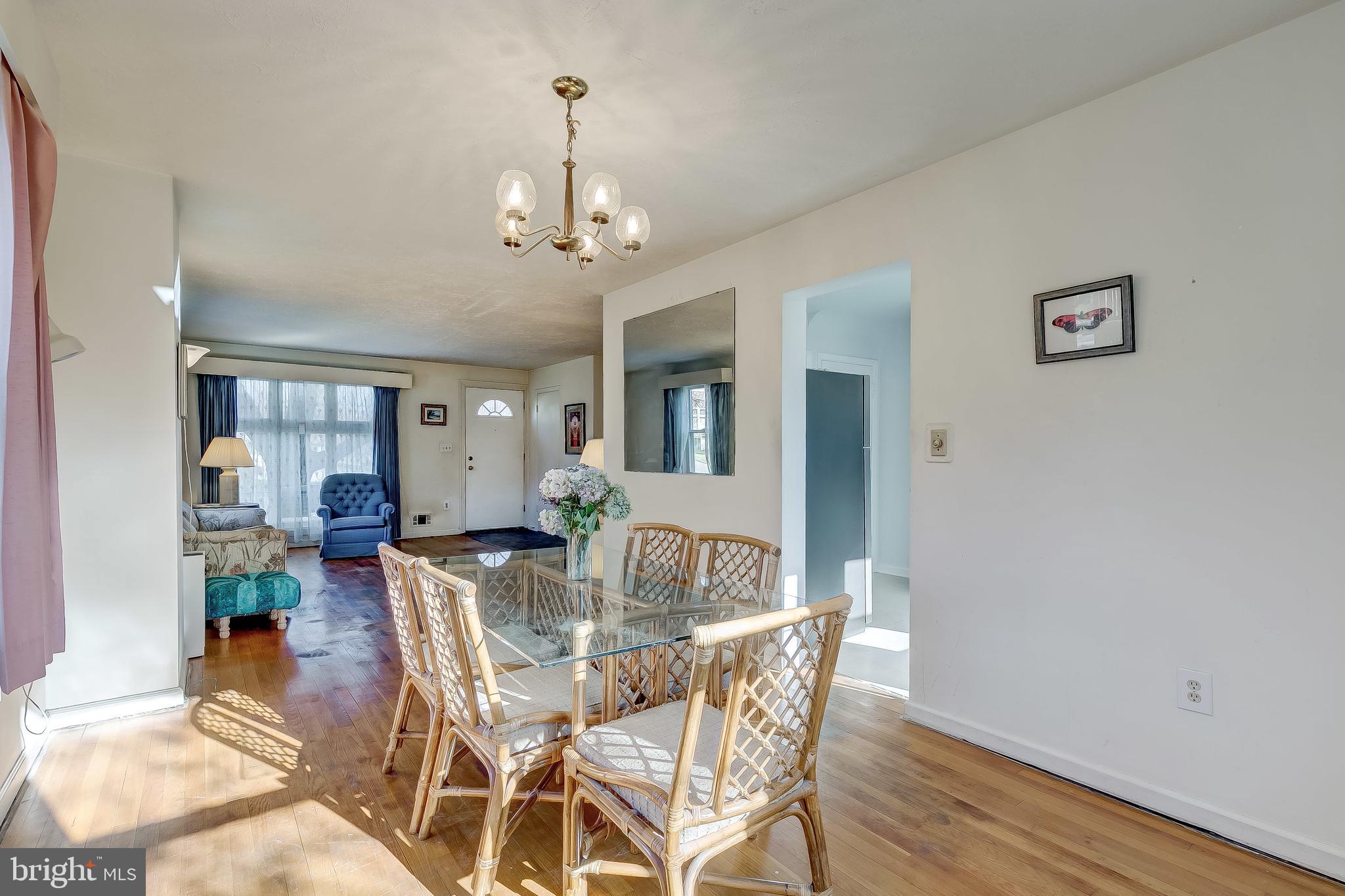 1215 Brixton Road Baltimore, MD 21239 - Photo 16 of 42 Dining room