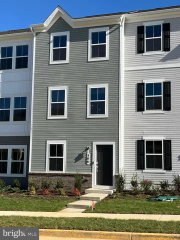 $1,950 | 306 Watercourse Drive, Ranson, WV 25438