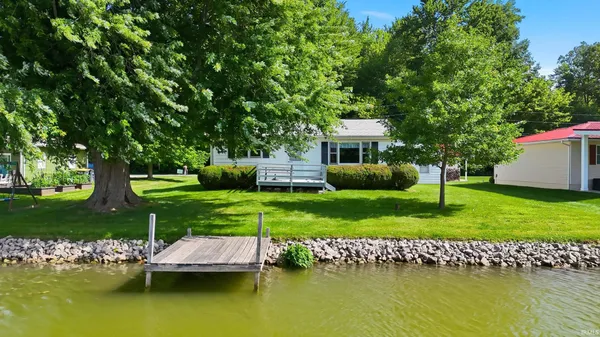 $295,000 | 1130 East 670 South, Wolcottville, IN 46795