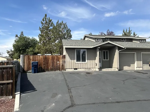 $980,000 | 2211 Southwest Quartz Avenue, Redmond, OR 97756