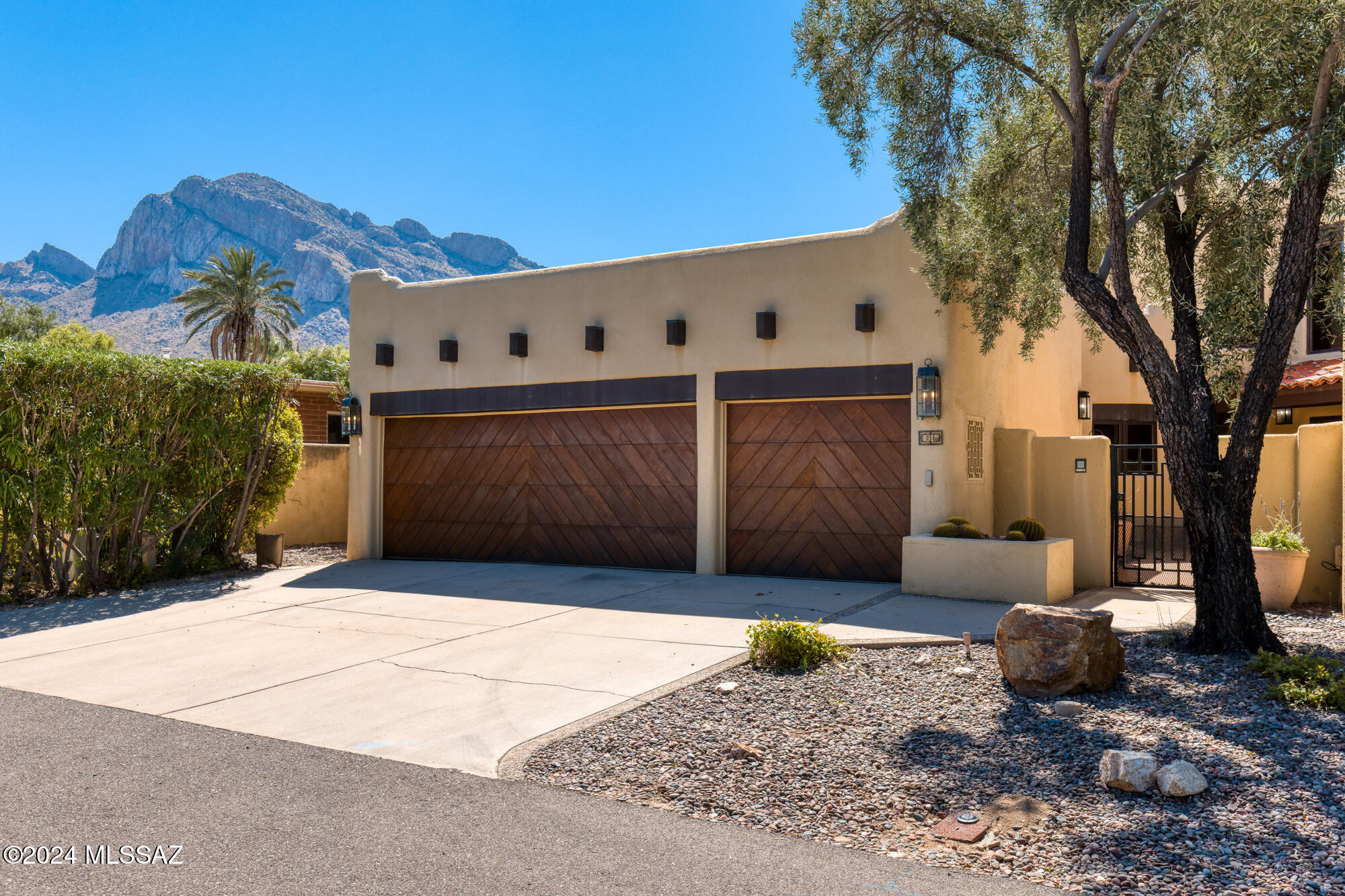 61 West Roma Drive Oro Valley, AZ 85737 - Photo 4 of 50