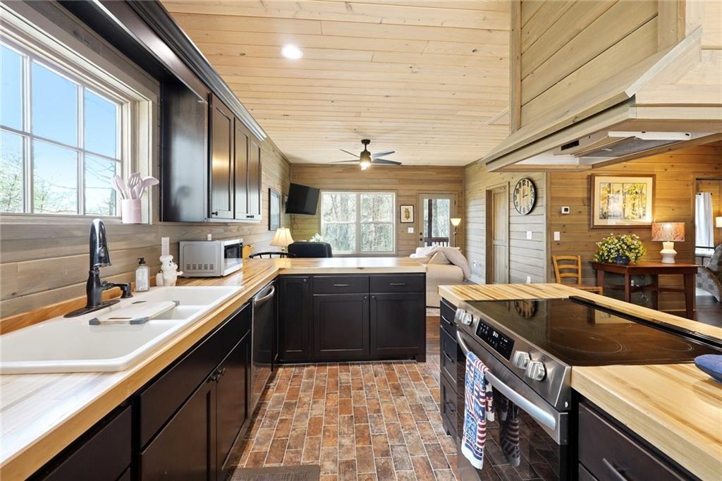 1041 Astro Court Northeast Ranger, GA 30734 - Photo 8 of 52