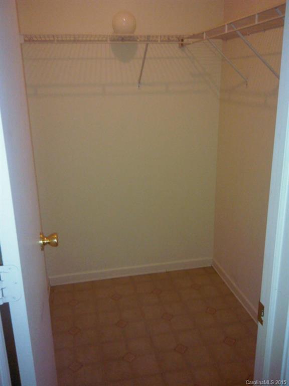 8625 Rockmoor Ridge Road Charlotte, NC 28215 - Photo 11 of 15 Gallery Image 11