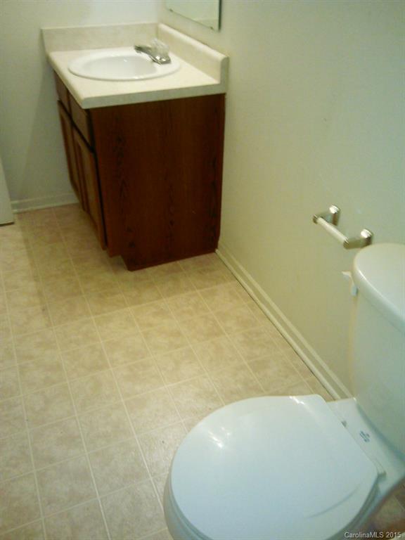8625 Rockmoor Ridge Road Charlotte, NC 28215 - Photo 12 of 15 Gallery Image 12