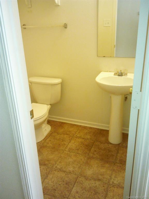 8625 Rockmoor Ridge Road Charlotte, NC 28215 - Photo 6 of 15 Gallery Image 6