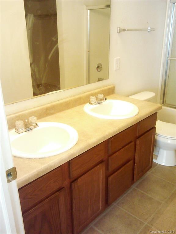 8625 Rockmoor Ridge Road Charlotte, NC 28215 - Photo 8 of 15 Gallery Image 8