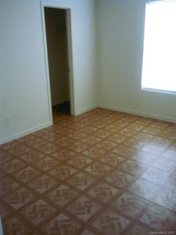 8625 Rockmoor Ridge Road Charlotte, NC 28215 - Photo 10 of 15 Gallery Image 10