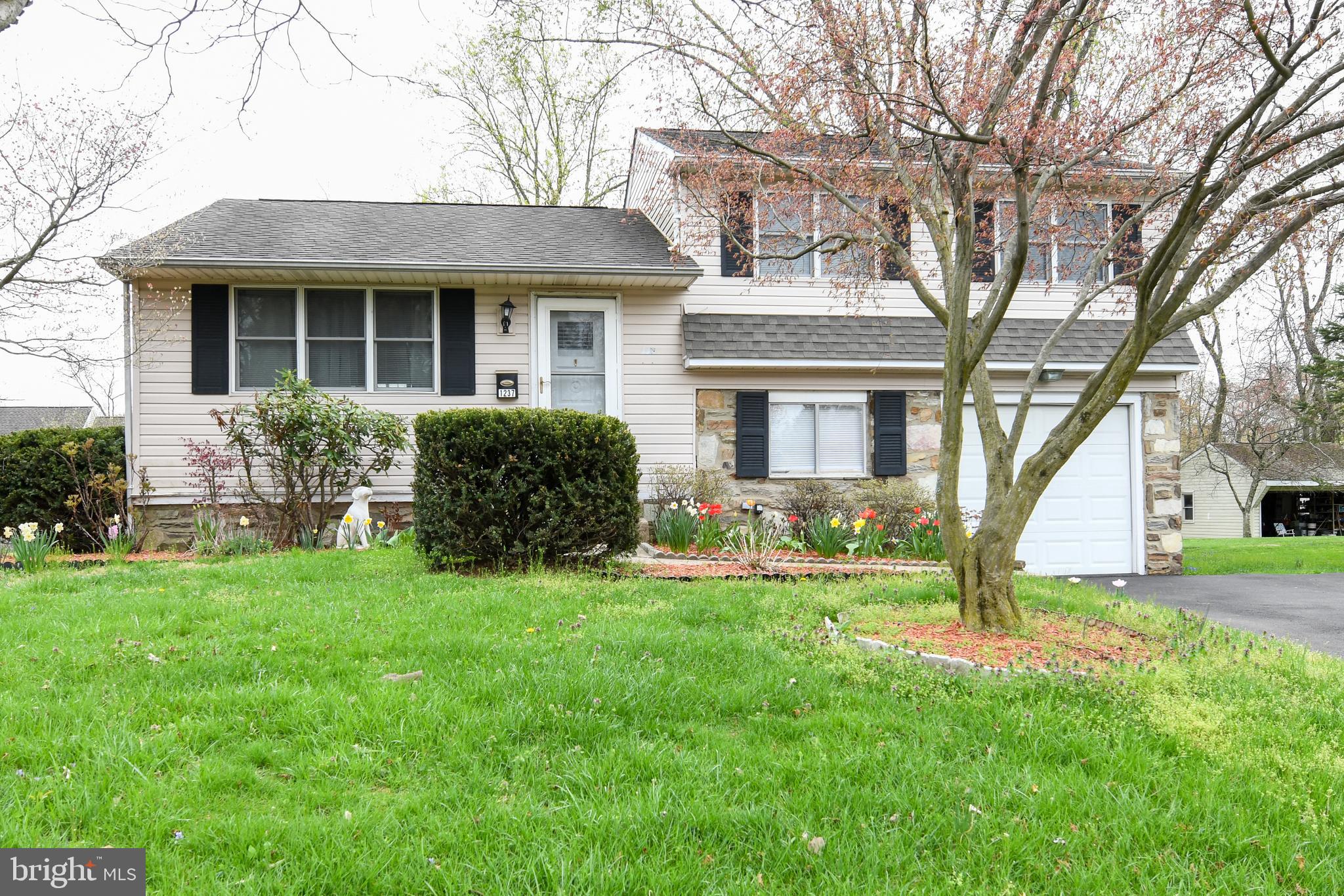 1237 June Road Warminster, PA 18974 - Photo 2 of 21 Gallery Image 2
