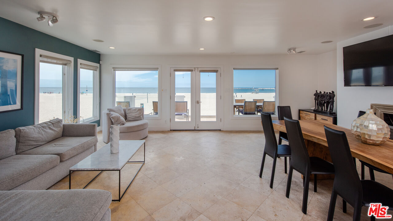6419 Ocean Front Walk Playa del Rey, CA 90293 - Photo 16 of 47 Gallery Image 16