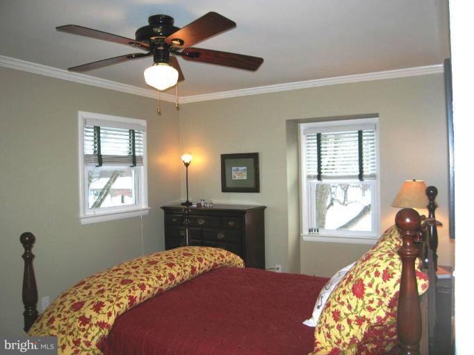 7813 Hayfield Road Alexandria, VA 22315 - Photo 14 of 19 Bedroom #3