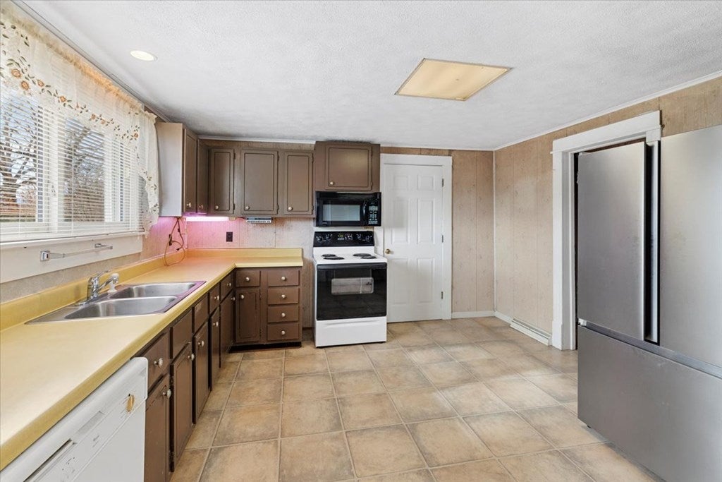 223 Sage Road Rural Retreat, VA 24368 - Photo 11 of 48 Gallery Image 11