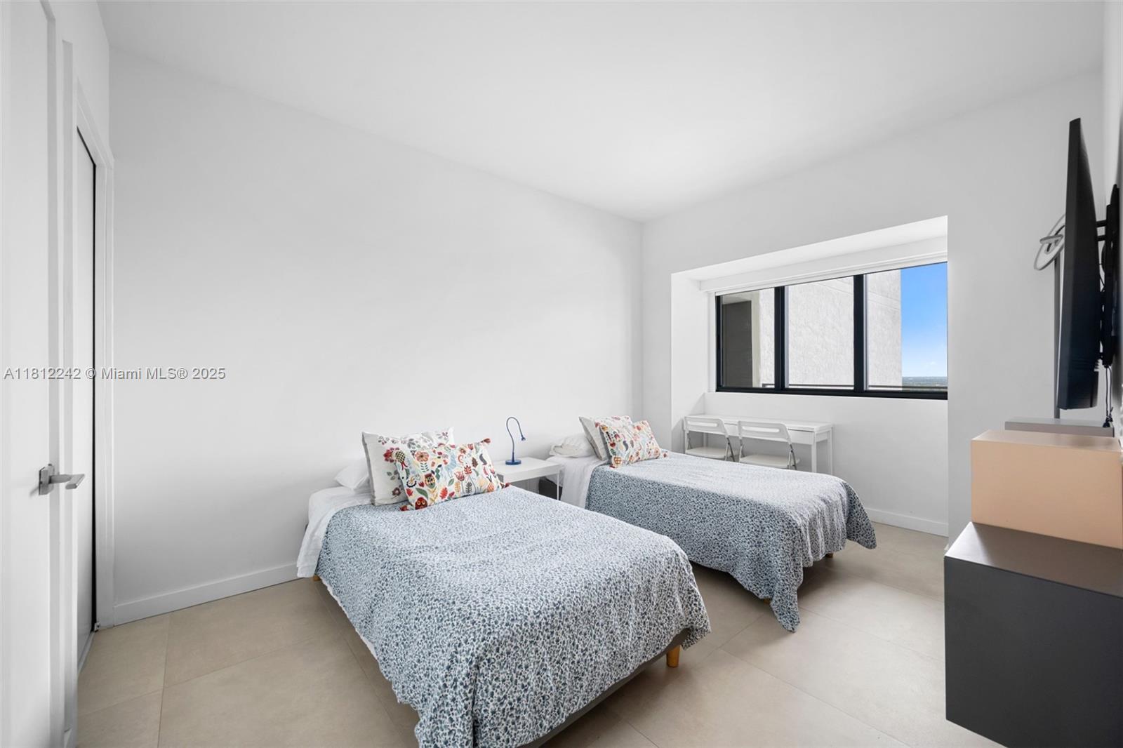 650 Northeast 32nd Street, Unit 2502 Miami, FL 33137 - Photo 18 of 29