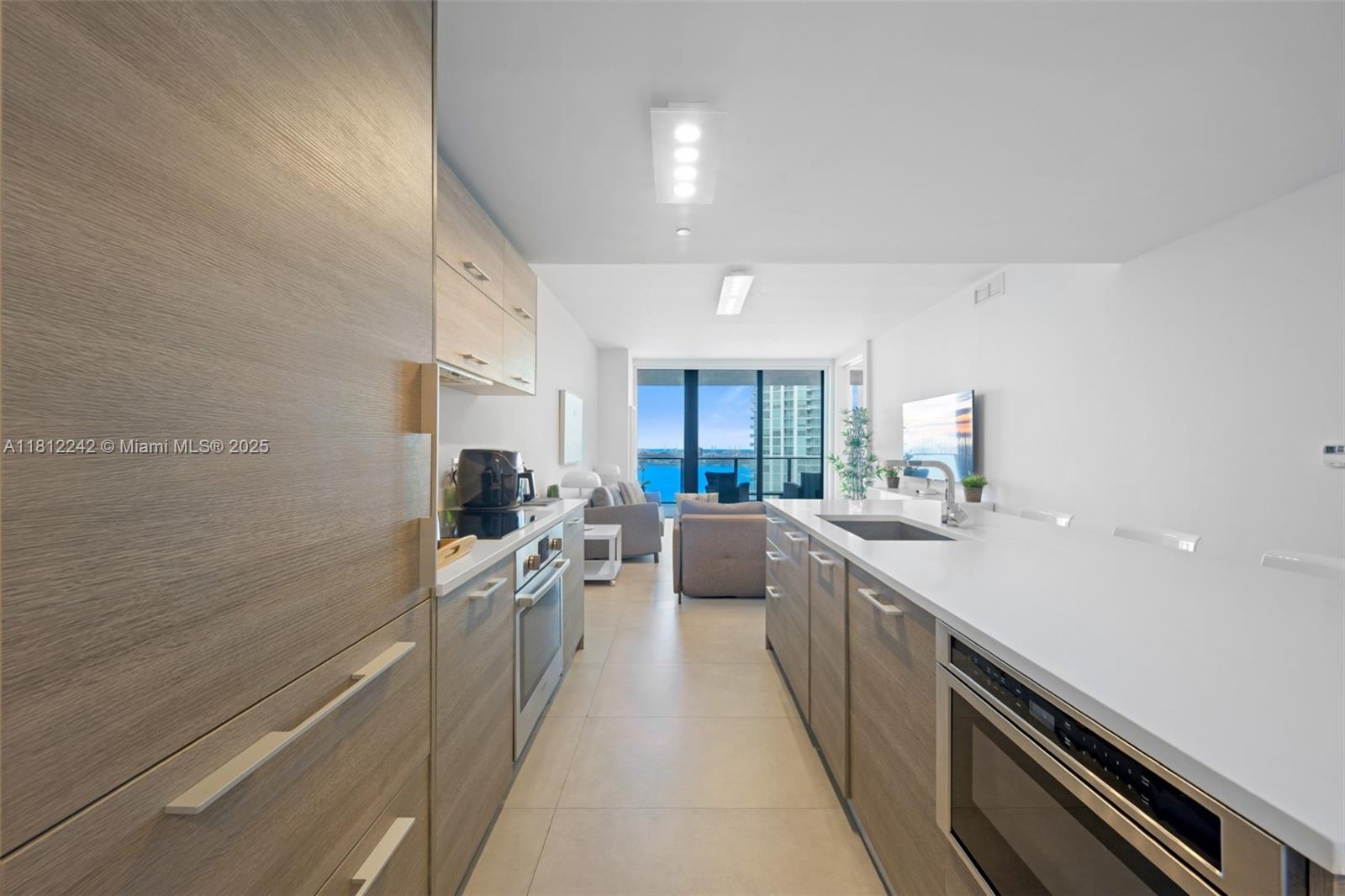 650 Northeast 32nd Street, Unit 2502 Miami, FL 33137 - Photo 2 of 29