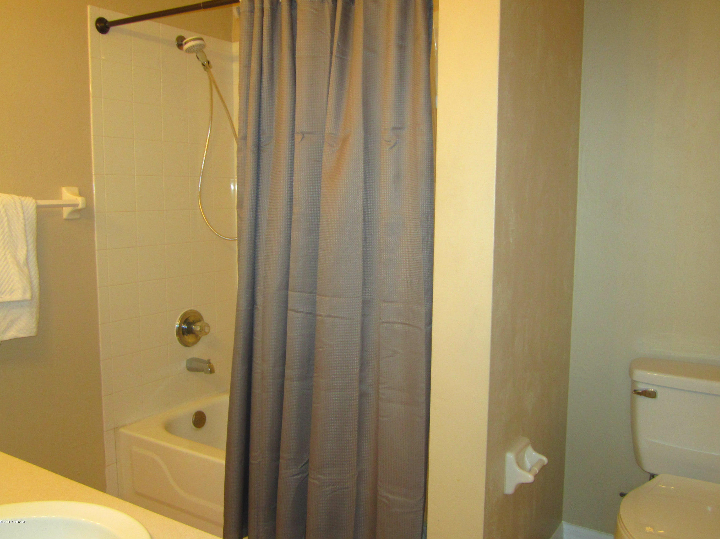 1803 Deer Springs Road Port Orange, FL 32129 - Photo 31 of 39 Guest Bath