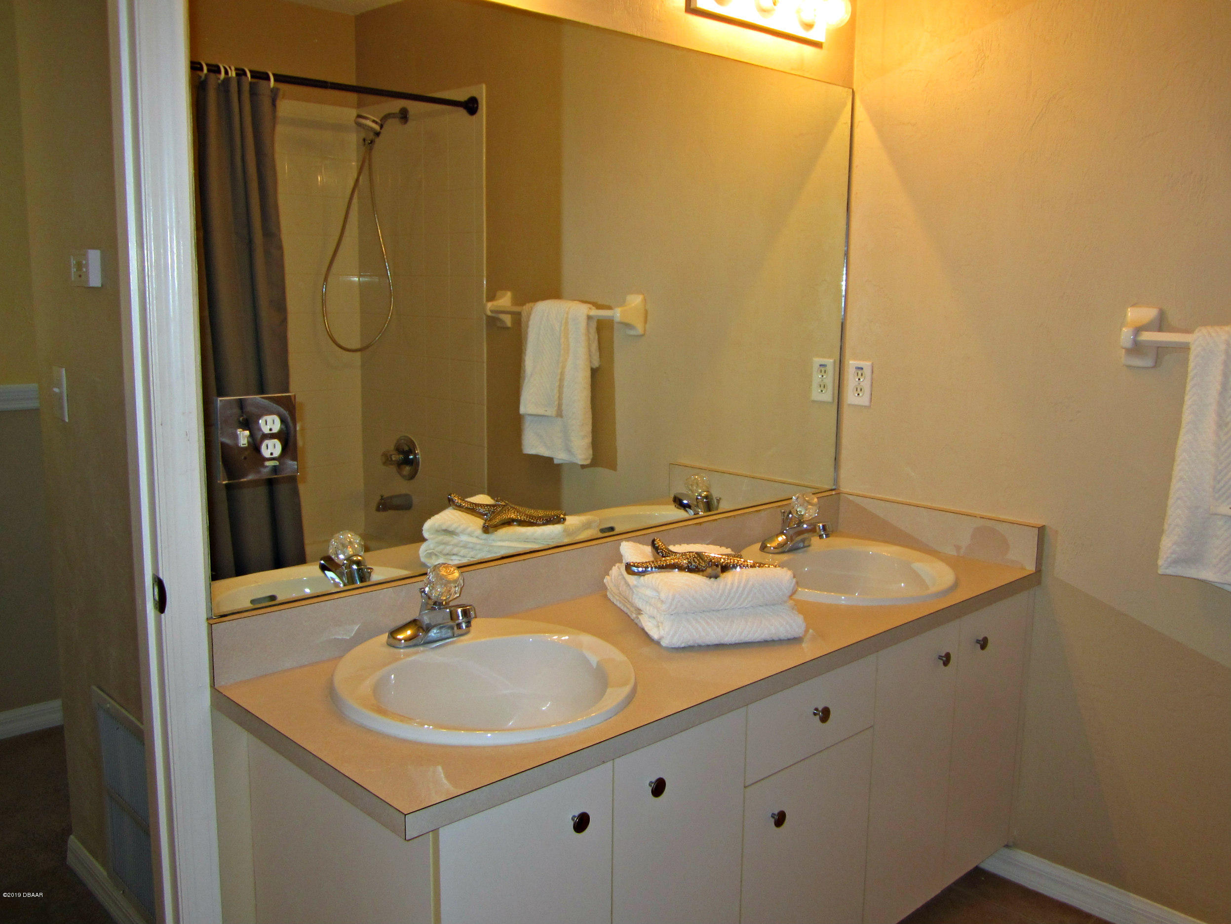 1803 Deer Springs Road Port Orange, FL 32129 - Photo 32 of 39 Guest Bath with Double Sinks