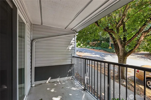 $239,990 | 9200 Greenwood Avenue North, Unit 107, Seattle, WA 98103