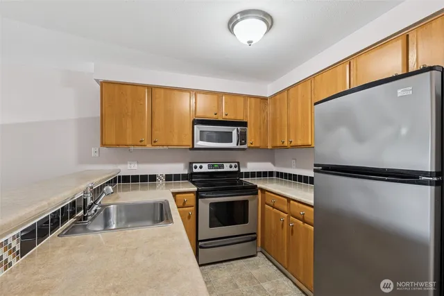 $239,990 | 9200 Greenwood Avenue North, Unit 107, Seattle, WA 98103