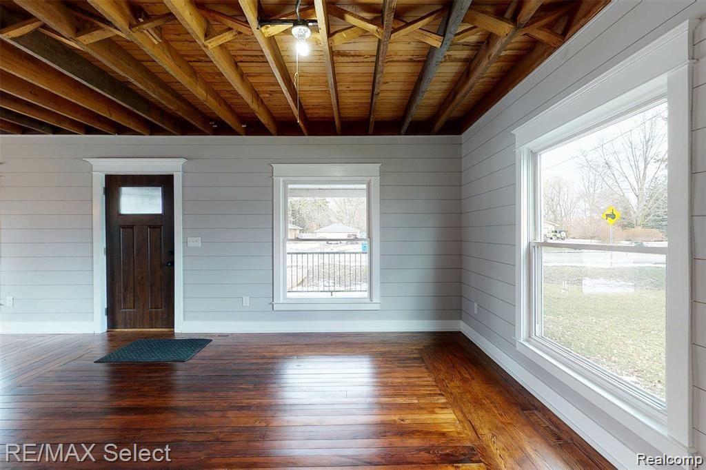 10121 Beecher Road Flushing, MI 48433 - Photo 11 of 61